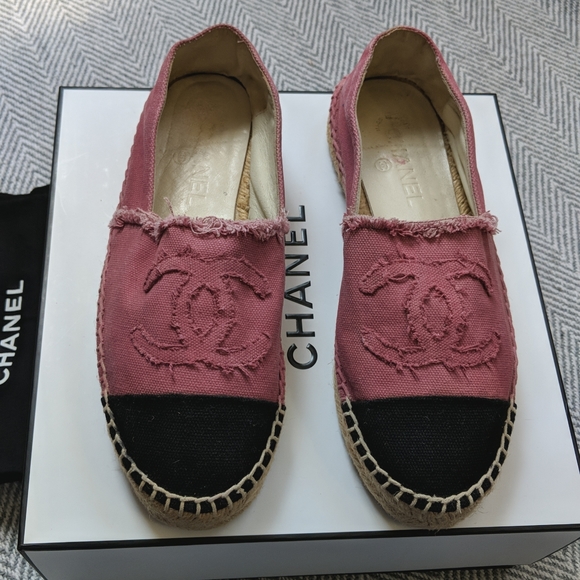 CHANEL Shoes - CHANEL CC LOGO WOMEN'S ESPADRILLE SHOE